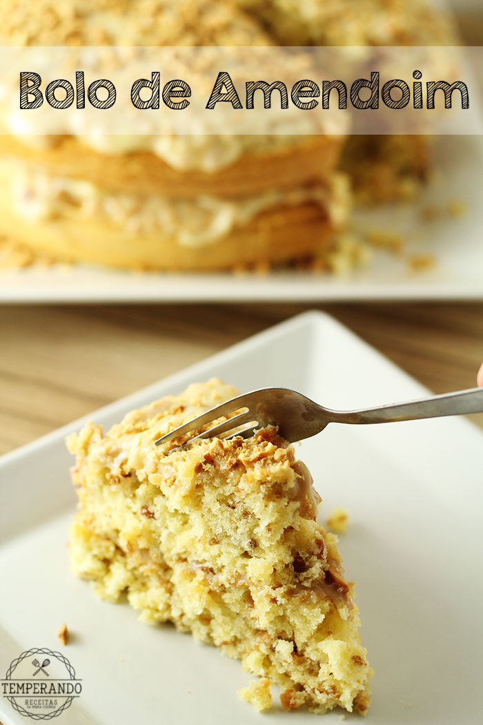 BOLO DE AMENDOIM - receita de delicioso bolo de amendoim super fofinho, com recheio e cobertura de brigadeiro de amendoim, perfeito para festar juninas | temperando.com #receita #festajunina #bolodeamendoim